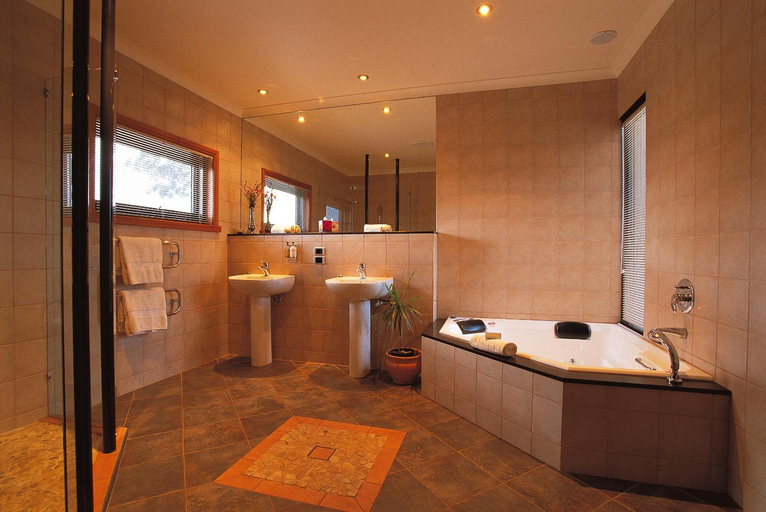 Bathroom 4, Meringa Springs, Horsham Bal