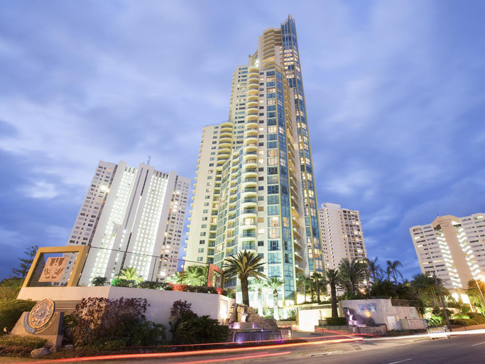 Exterior 23