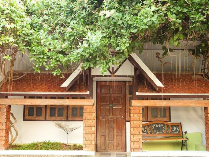 Exterior 6