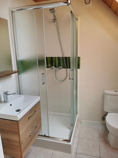 Bathroom 3, Dom Wczasowy Radosc, Gryfice