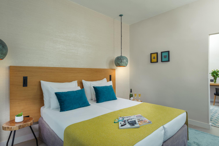 Bedroom, Prima Galil