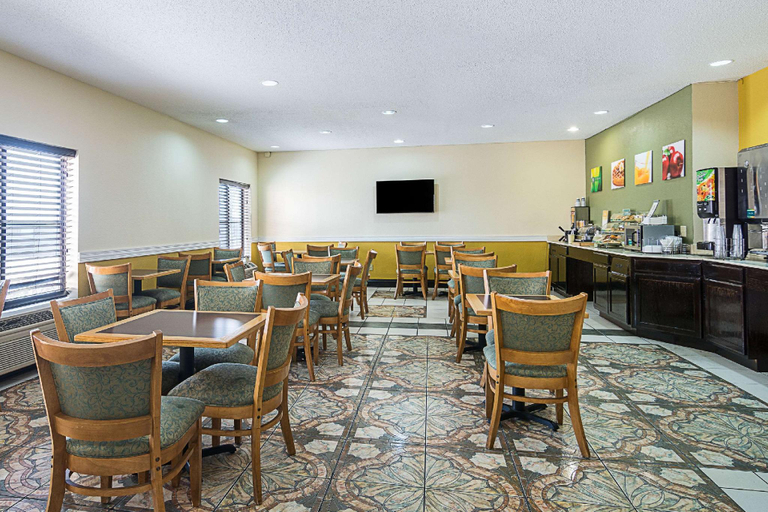 Food & Drinks 5, Quality Inn & Suites Harvey - Chicago Southland, Cook