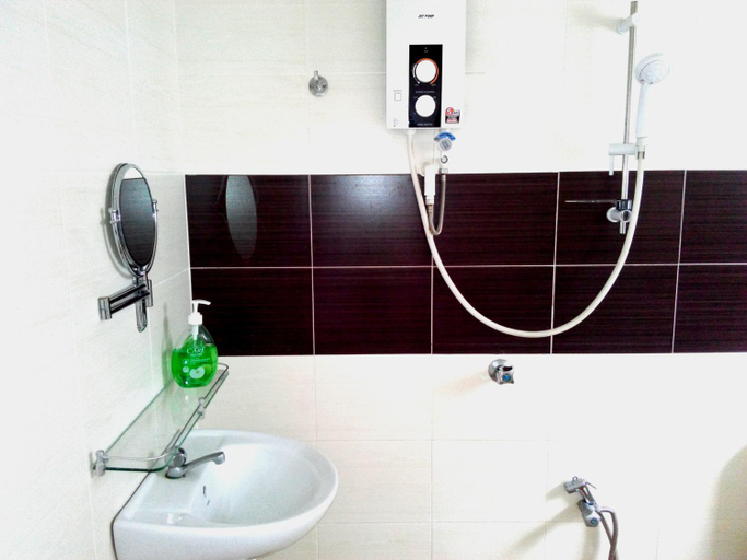 Bathroom 4, Happy Sweet Heritage Residence Jonker- Deluxe Room, Malacca City