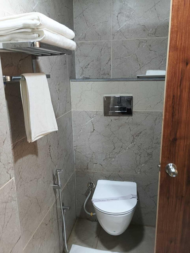 Bathroom 4, Hotel Star Inn, Jodhpur