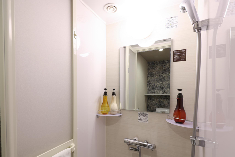 Bathroom 11