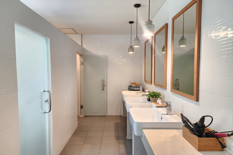 Bathroom 4