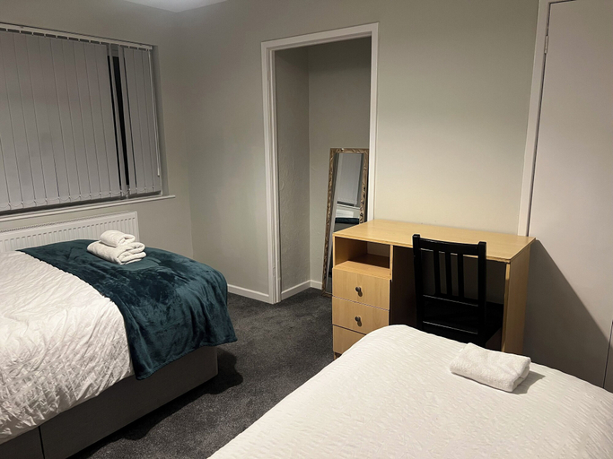 Others 3, The Coral Guest House, Southampton