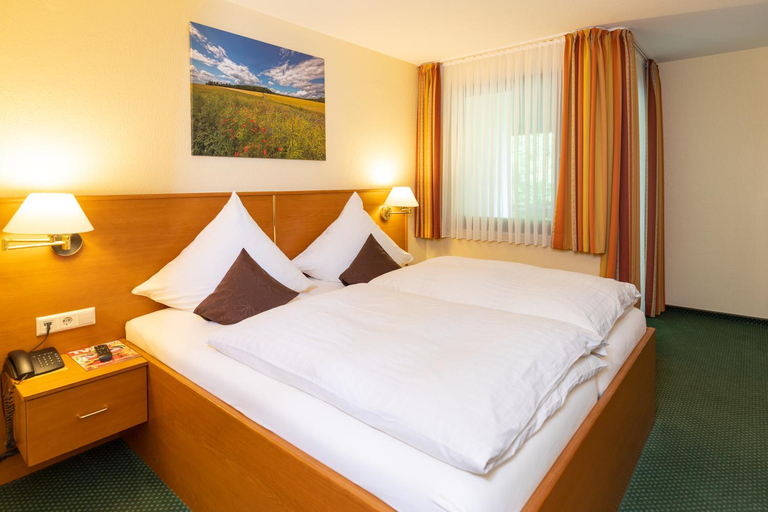 Bedroom 2, Hotel Burgfrieden, Cochem-Zell