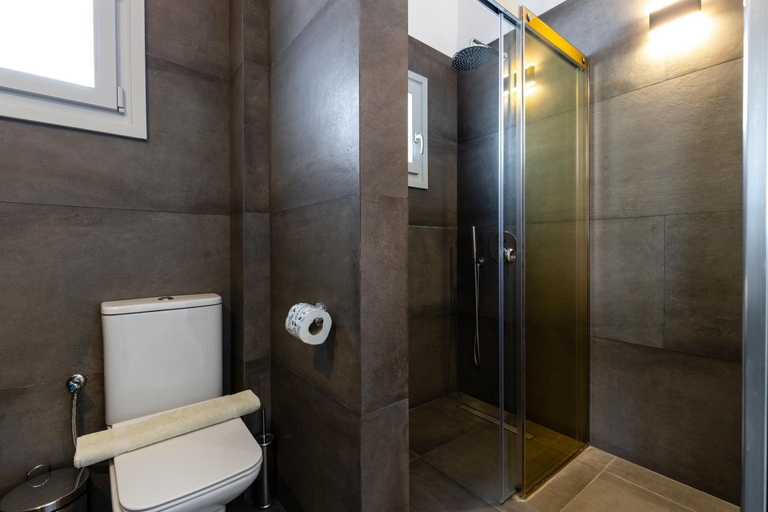 Bathroom 3, Roses Beach, South Aegean
