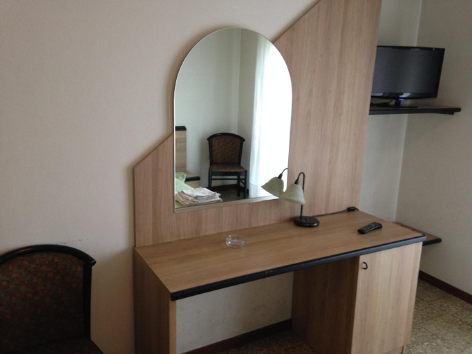 Others 5, Hotel Roma, Varese