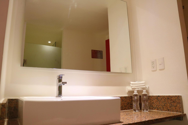 Bathroom 3, Hotel Zar Merida, Mérida