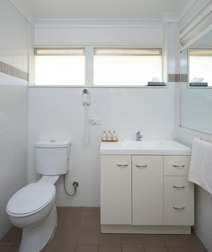 Bathroom 4