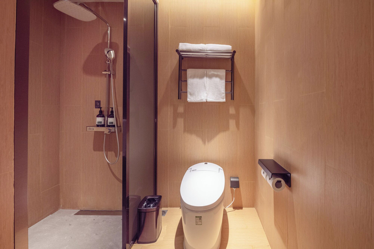 Bathroom 4