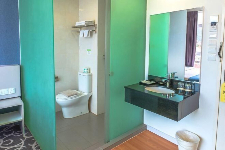 Bathroom 17
