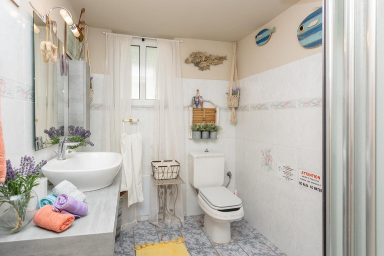 Bathroom, Dimitris Cottage, Ionian Islands