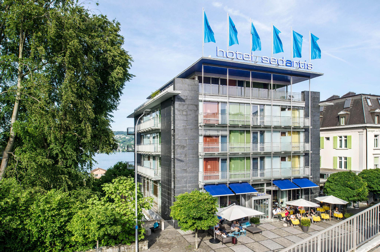 Exterior & Views 22