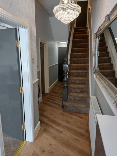 Others 5, PONDEROSA B&B with free onsite parking and breakfast included, Blackpool