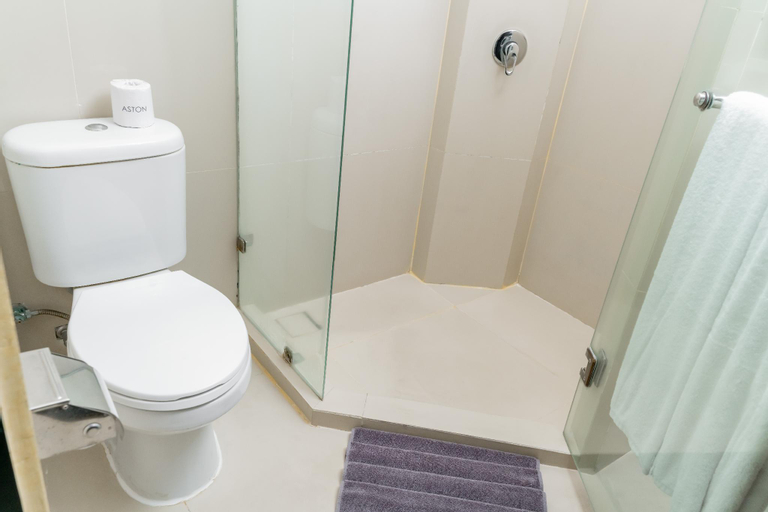 Bathroom 16