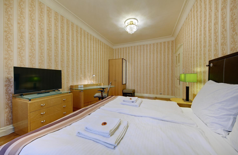 Bedroom 1, Apartament Krysztalowy, Katowice City
