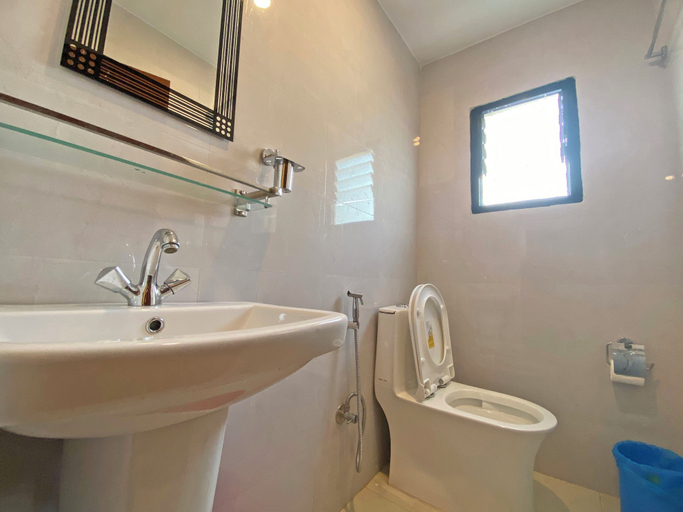 Bathroom 3, Hotel Airport Holiday, Bagmati