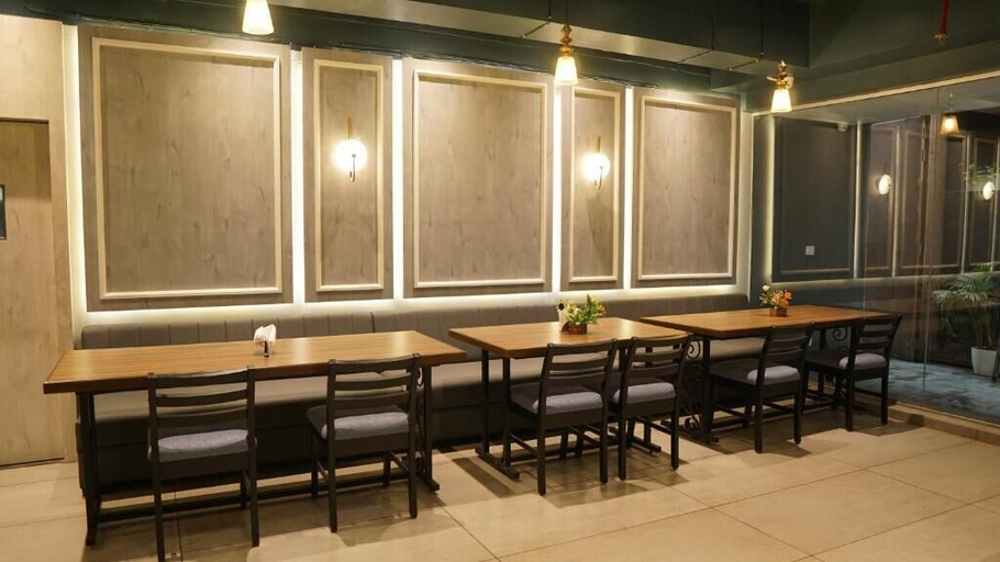 Food & Drinks 4, The Onyx, Nagpur