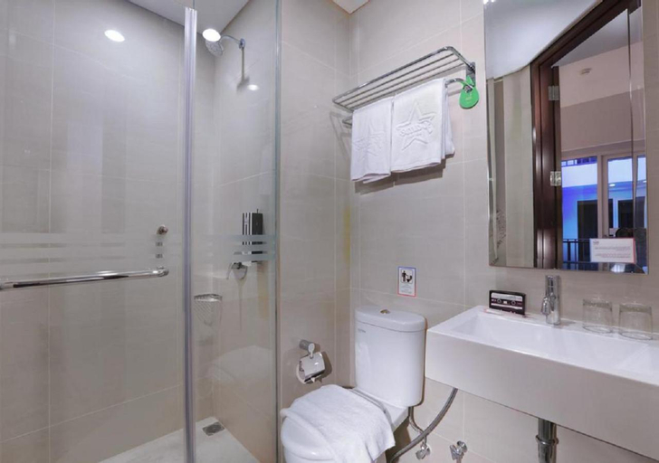 Bathroom 10