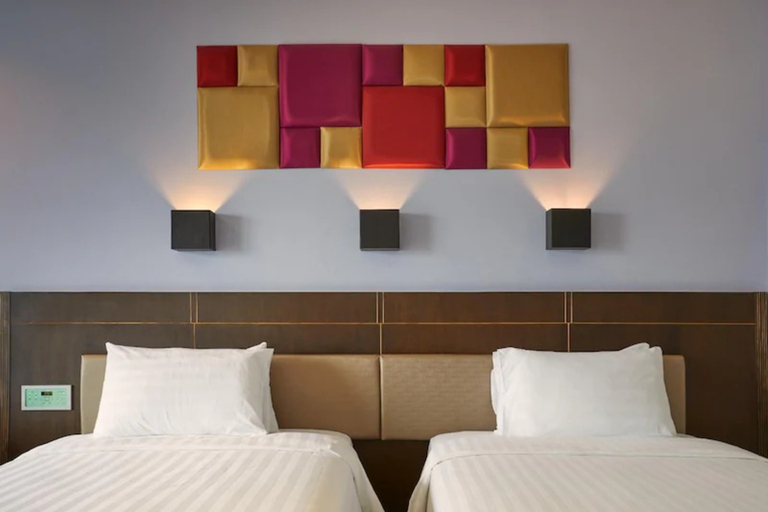 Bedroom 4, Welcome World Beachfront Resort, Pattaya