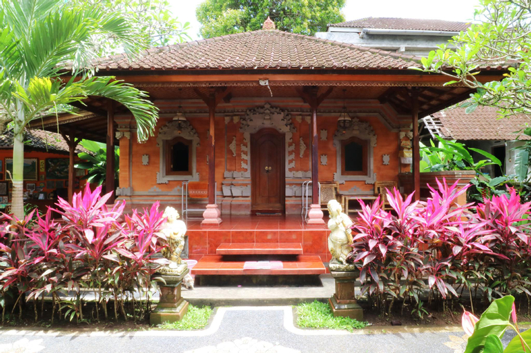 Exterior 10