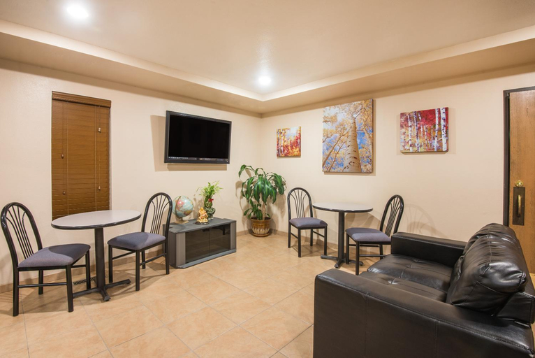 Public Area, Super 8 by Wyndham Colby, Thomas