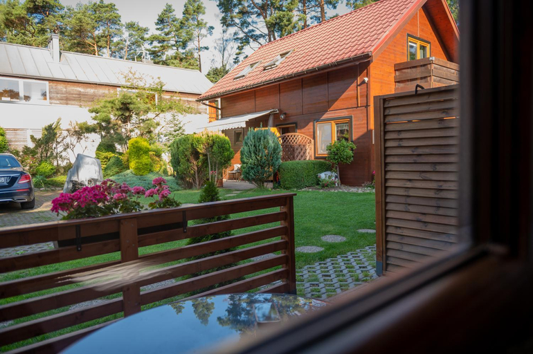 Others 4, Pokoje Na Wydmie, Kamień