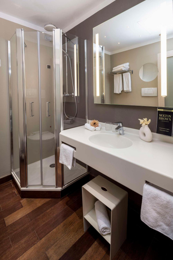 Bathroom 4
