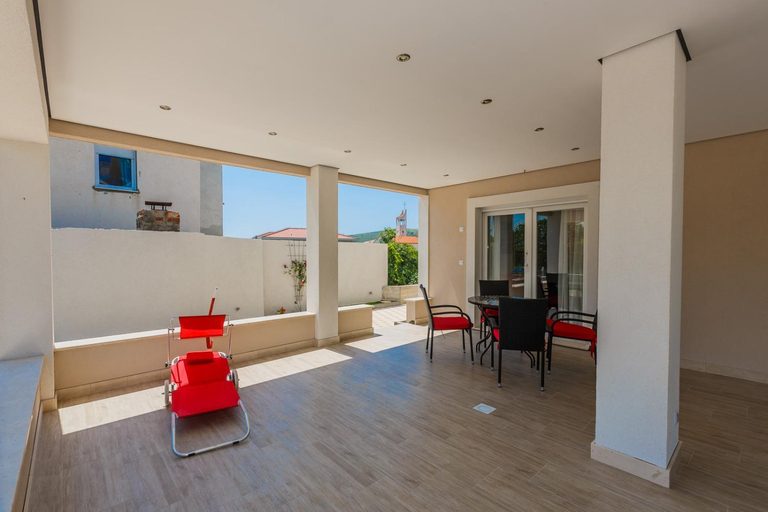 5, Apartmani Nikola, Kaštela