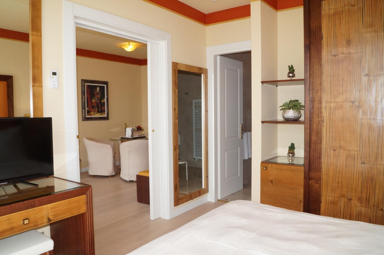 Bedroom 12