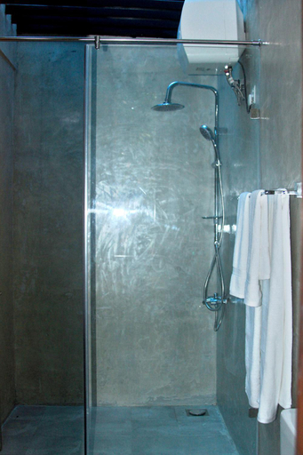 Bathroom 4, Elegant Hamlets Home Stay, Udubaddawa