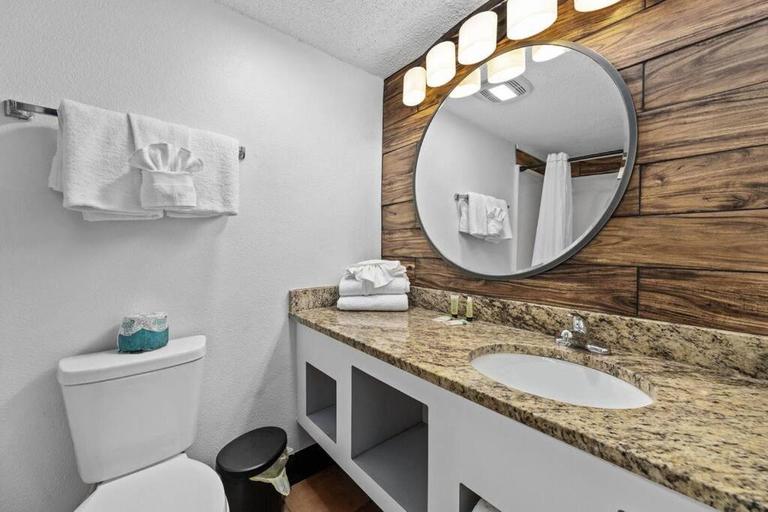 Bathroom, Direct Ocean Front Queen Suite! Sea Mist Resort 21006 - Perfect for 2 guests!, Horry