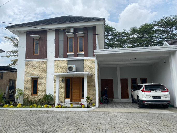 Exterior 17