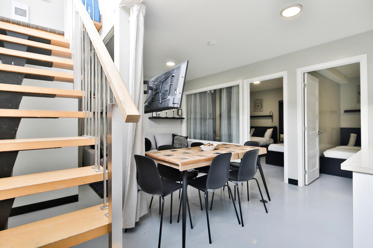 Dining Room 11