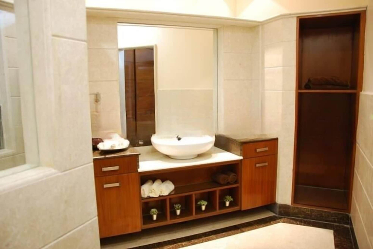 Bathroom 4, Dreamanor Blissful Stay, Amritsar