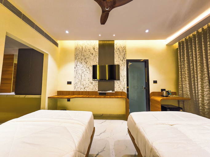 Others 5, Hotel Lemon Park, Visakhapatnam
