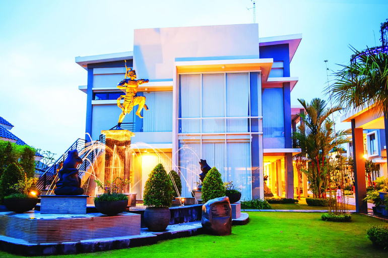 Exterior 17