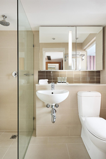Bathroom 11