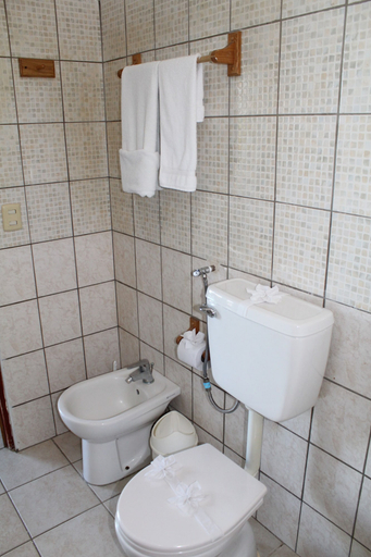 Bathroom 3, Toro Blanco Resort, Carrillo