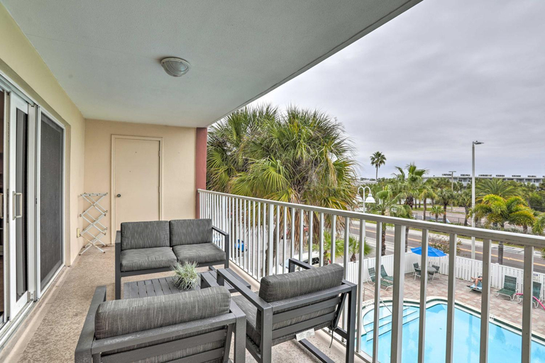 Others 5, Indian Shores Condo w/ 2 Balconies & Pool Access!, Pinellas