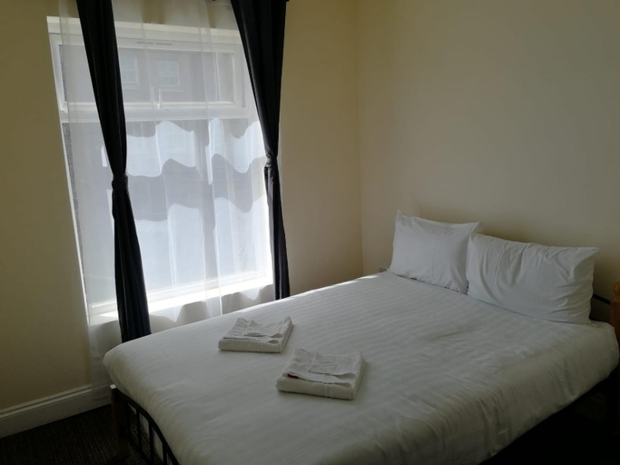 Others 4, Daisy Hotel, London