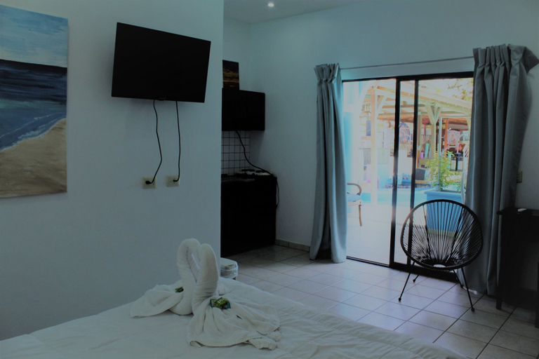Bedroom 2, Toro Blanco Resort, Carrillo