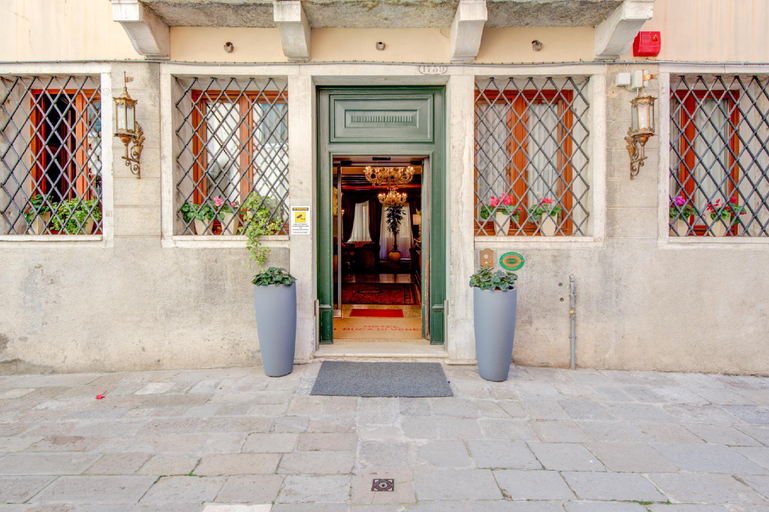 Exterior & Views 2, Hotel Al Duca Di Venezia, Venezia