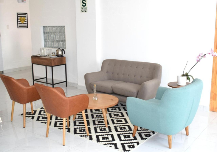 Others 5, Majhu Hostal, Tacna