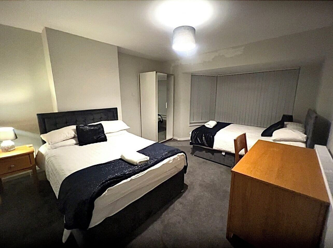 Bedroom 2, The Coral Guest House, Southampton