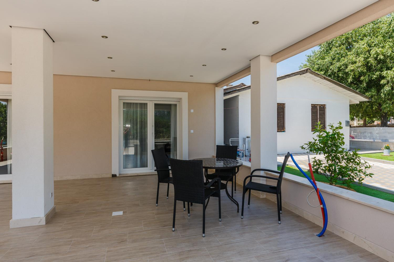 4, Apartmani Nikola, Kaštela