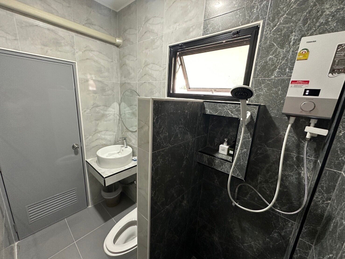 Bathroom, Karn home Resort, Pak Chong